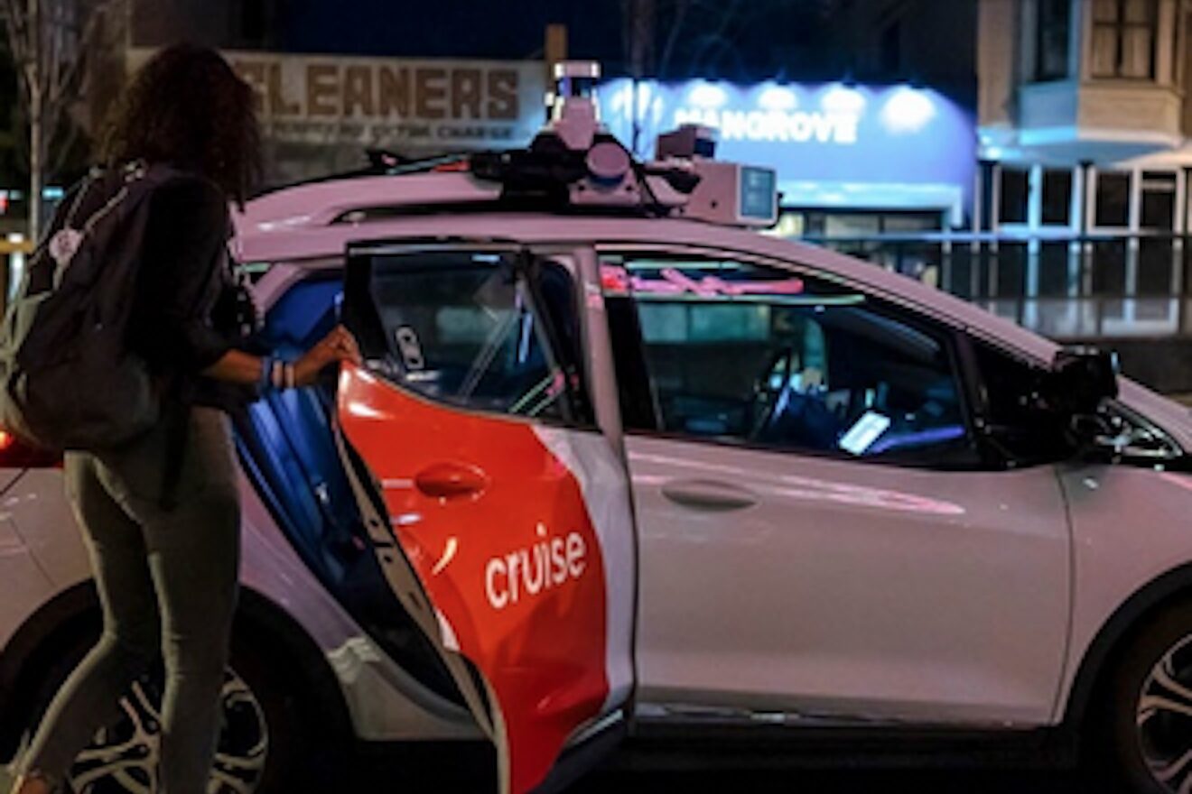 Self-driving 1st: Cruise wins permit to charge in San Francisco