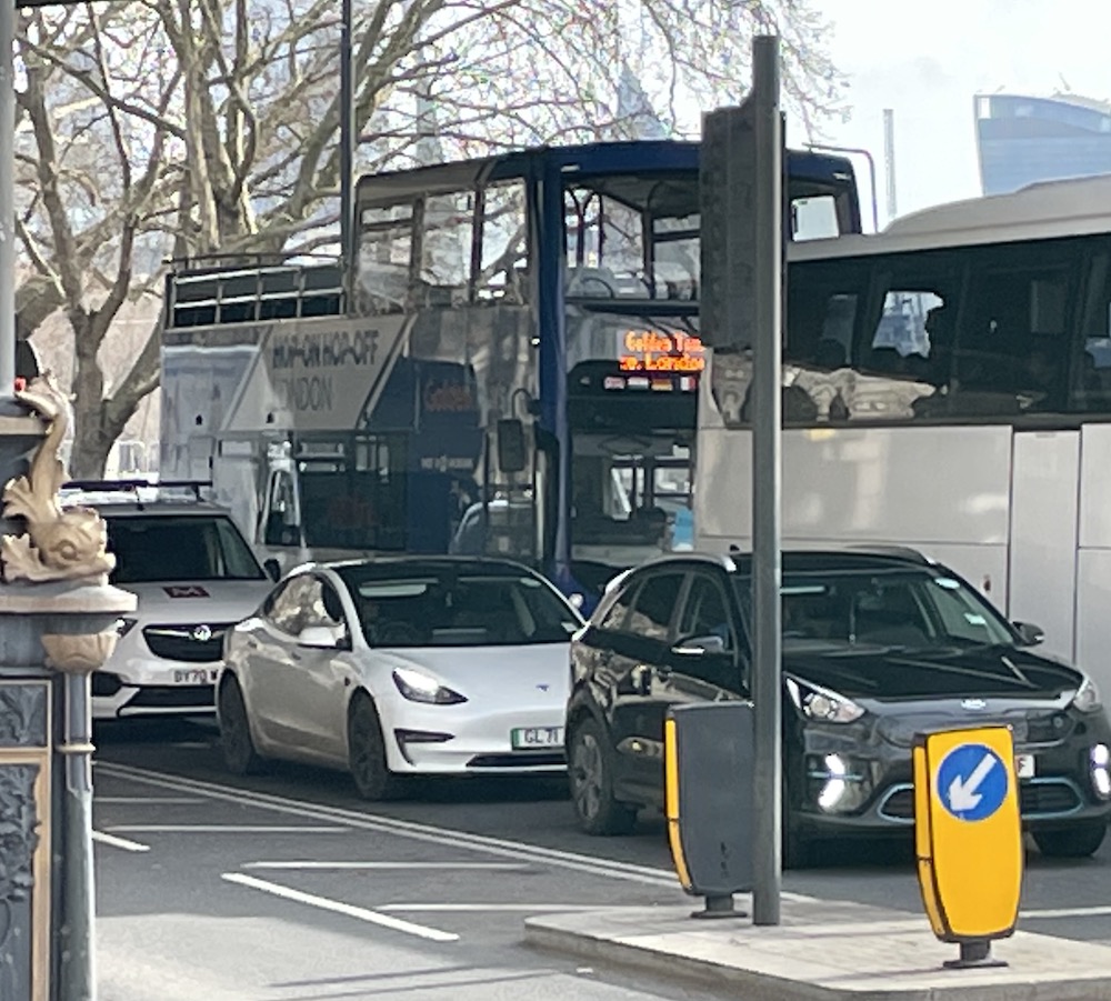 Heavy traffic on the day of the self-driving event